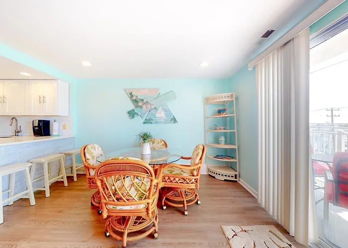 Apartment Waves 307